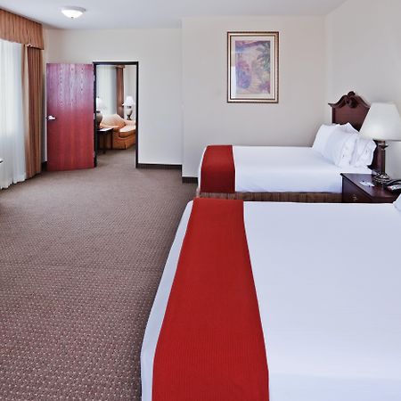 Holiday Inn Express Hotel & Suites Woodward Hwy 270 By Ihg Esterno foto