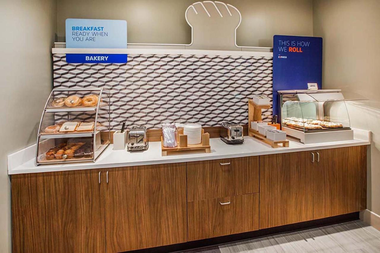 Holiday Inn Express Hotel & Suites Woodward Hwy 270 By Ihg Esterno foto